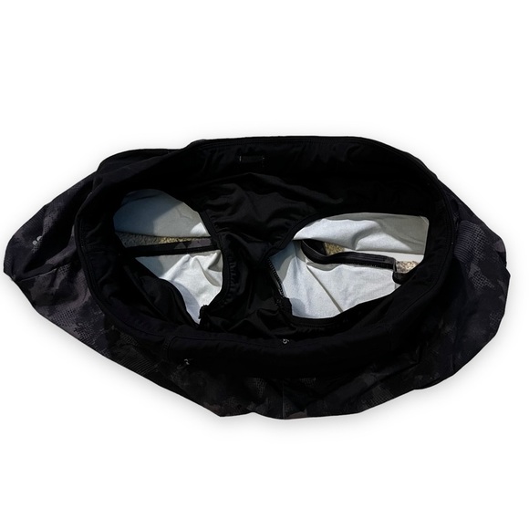 Sweaty Betty running Shorts Built In Liner Zip Waist Pocket Black Gray Large - Picture 6 of 8